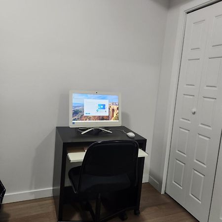 Modern 2 Bedroom Basement Suite At West Edmonton Exterior photo