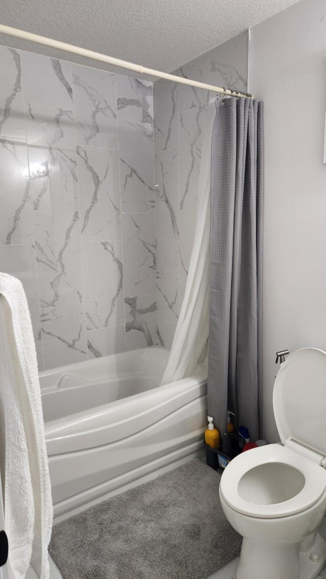 Modern 2 Bedroom Basement Suite At West Edmonton Exterior photo