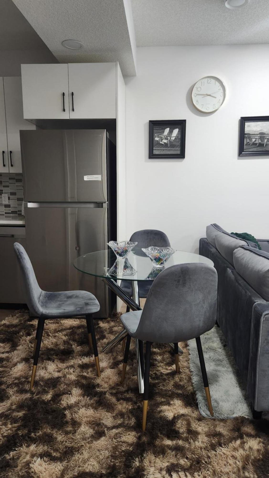 Modern 2 Bedroom Basement Suite At West Edmonton Exterior photo